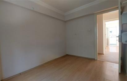 Bornova Gençlik Caddesi'nde 3+1 Satılık Daire