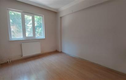 Bornova Gençlik Caddesi'nde 3+1 Satılık Daire