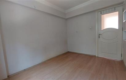 Bornova Gençlik Caddesi'nde 3+1 Satılık Daire