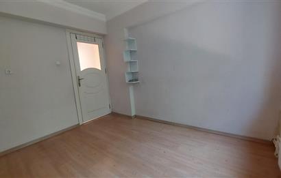 Bornova Gençlik Caddesi'nde 3+1 Satılık Daire