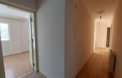 Bornova Gençlik Caddesi'nde 3+1 Satılık Daire