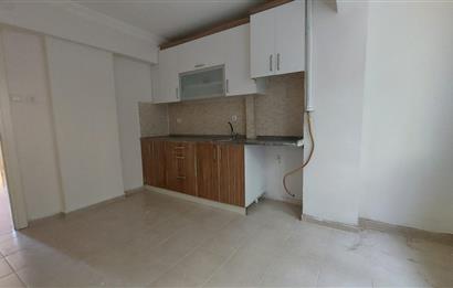 Bornova Gençlik Caddesi'nde 3+1 Satılık Daire