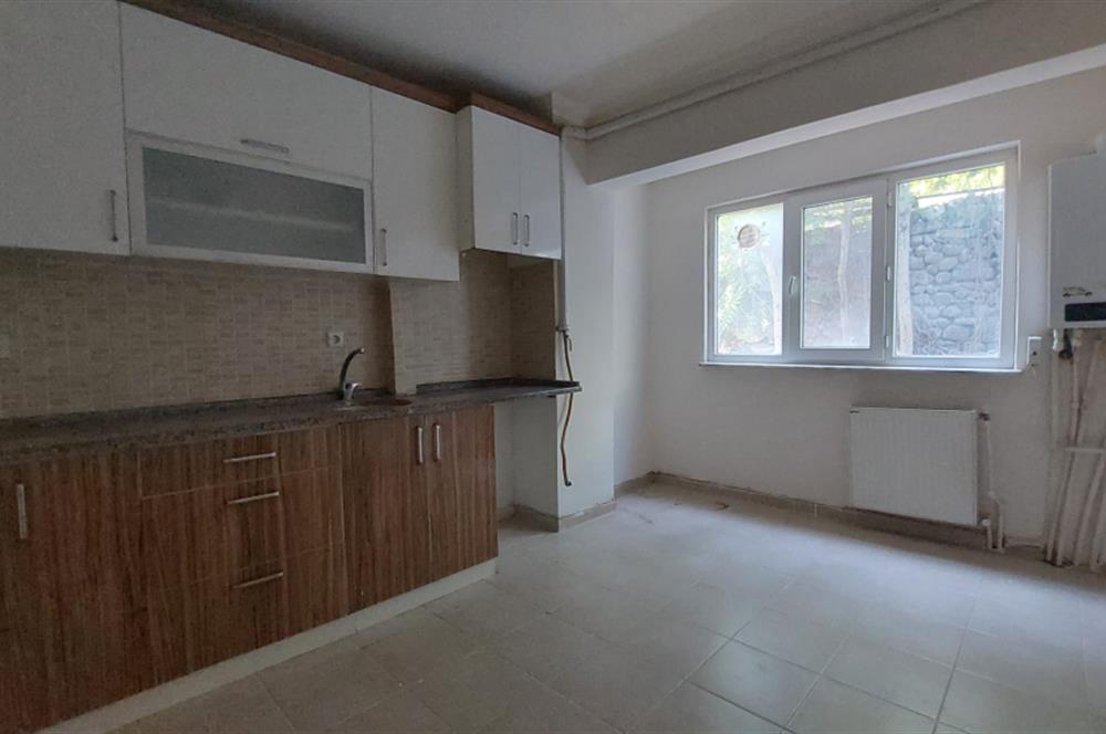 Bornova Gençlik Caddesi'nde 3+1 Satılık Daire