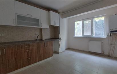 Bornova Gençlik Caddesi'nde 3+1 Satılık Daire