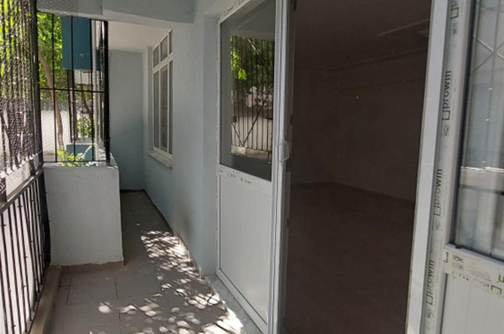 Bornova Gençlik Caddesi'nde 3+1 Satılık Daire