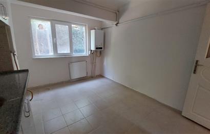 Bornova Gençlik Caddesi'nde 3+1 Satılık Daire