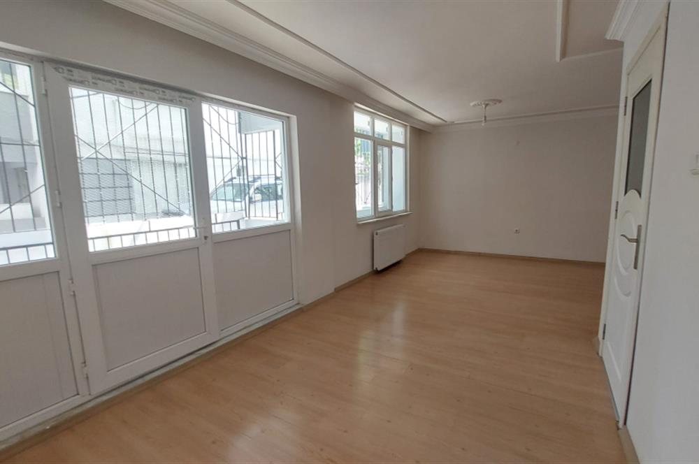 Bornova Gençlik Caddesi'nde 3+1 Satılık Daire