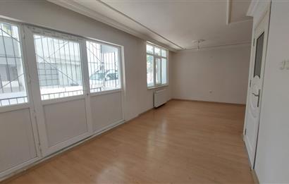 Bornova Gençlik Caddesi'nde 3+1 Satılık Daire