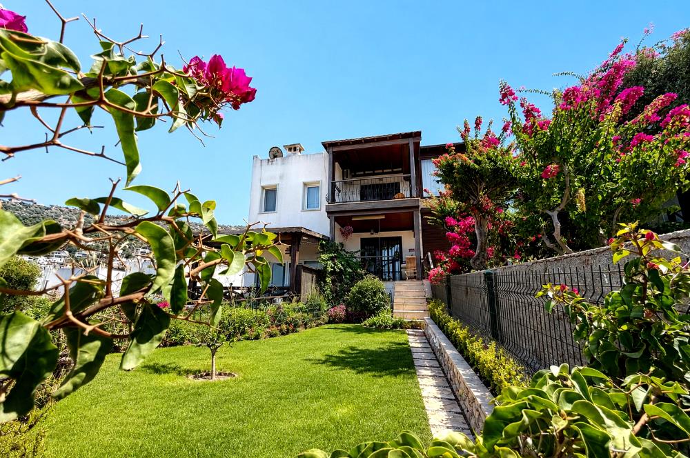 Bodrum Gündoğan Satılık 2+1 Villa Deniz Manzaralı Özel Plajlı