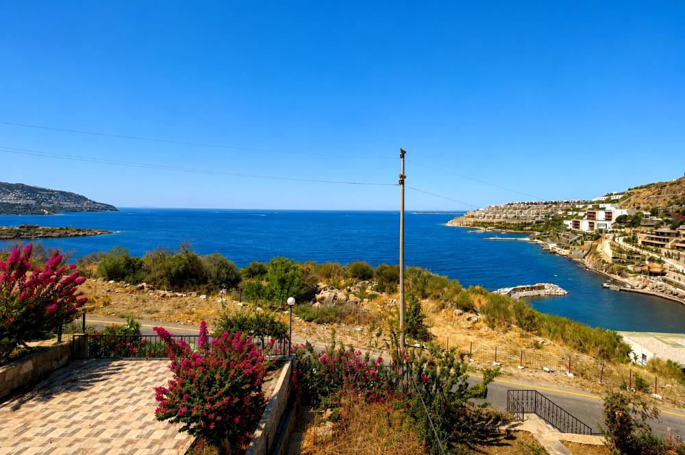 Bodrum Gündoğan Satılık 2+1 Villa Deniz Manzaralı Özel Plajlı