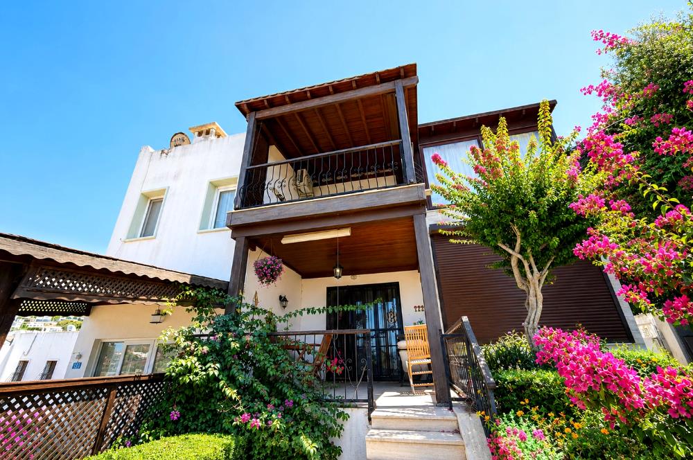 Bodrum Gündoğan Satılık 2+1 Villa Deniz Manzaralı Özel Plajlı