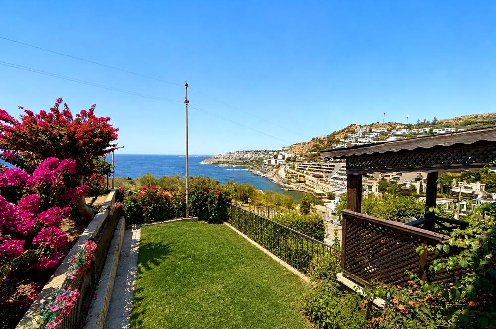 Bodrum Gündoğan Satılık 2+1 Villa Deniz Manzaralı Özel Plajlı