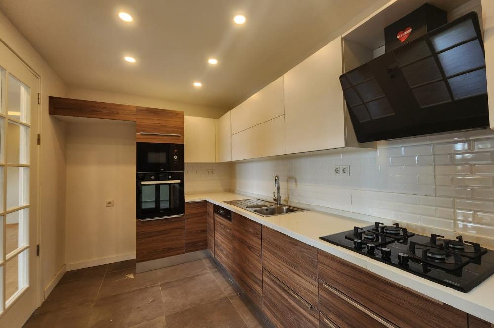 Zekeriyaköy'de Yeni Sitede Kiralık Villa