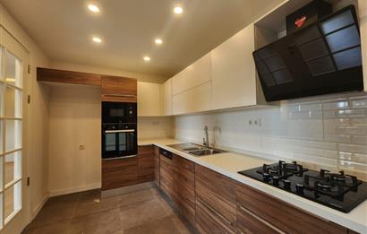 Zekeriyaköy'de Yeni Sitede Kiralık Villa