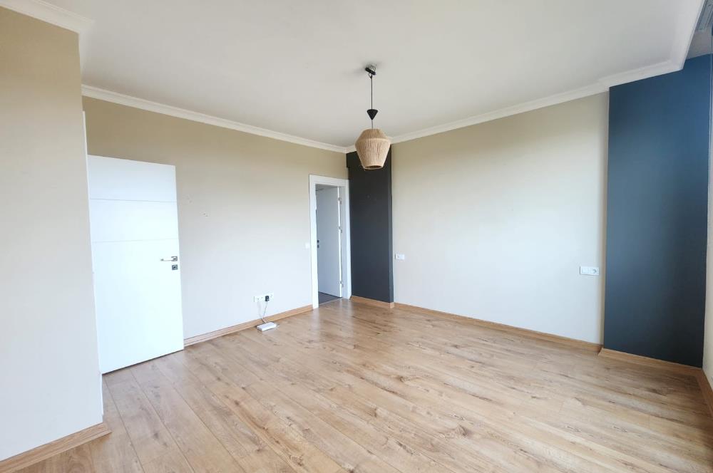 Zekeriyaköy'de Yeni Sitede Kiralık Villa