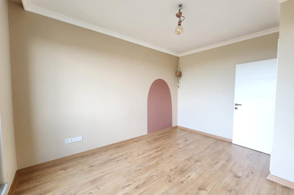 Zekeriyaköy'de Yeni Sitede Kiralık Villa