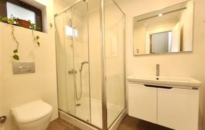 Zekeriyaköy'de Yeni Sitede Kiralık Villa
