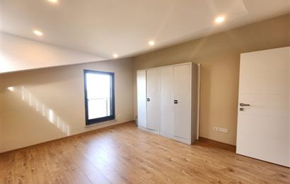 Zekeriyaköy'de Yeni Sitede Kiralık Villa