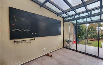Zekeriyaköy'de Yeni Sitede Kiralık Villa