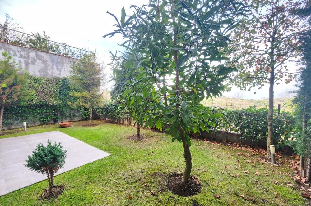 Zekeriyaköy'de Yeni Sitede Kiralık Villa