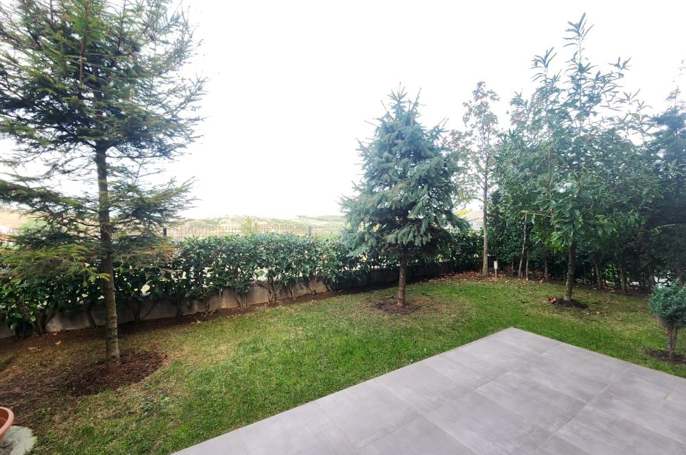 Zekeriyaköy'de Yeni Sitede Kiralık Villa