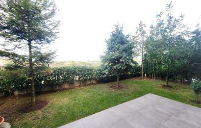 Zekeriyaköy'de Yeni Sitede Kiralık Villa