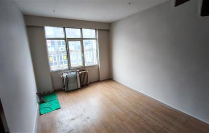 Kadıköy Altıyol'da Kiralık Ofis 3+1 