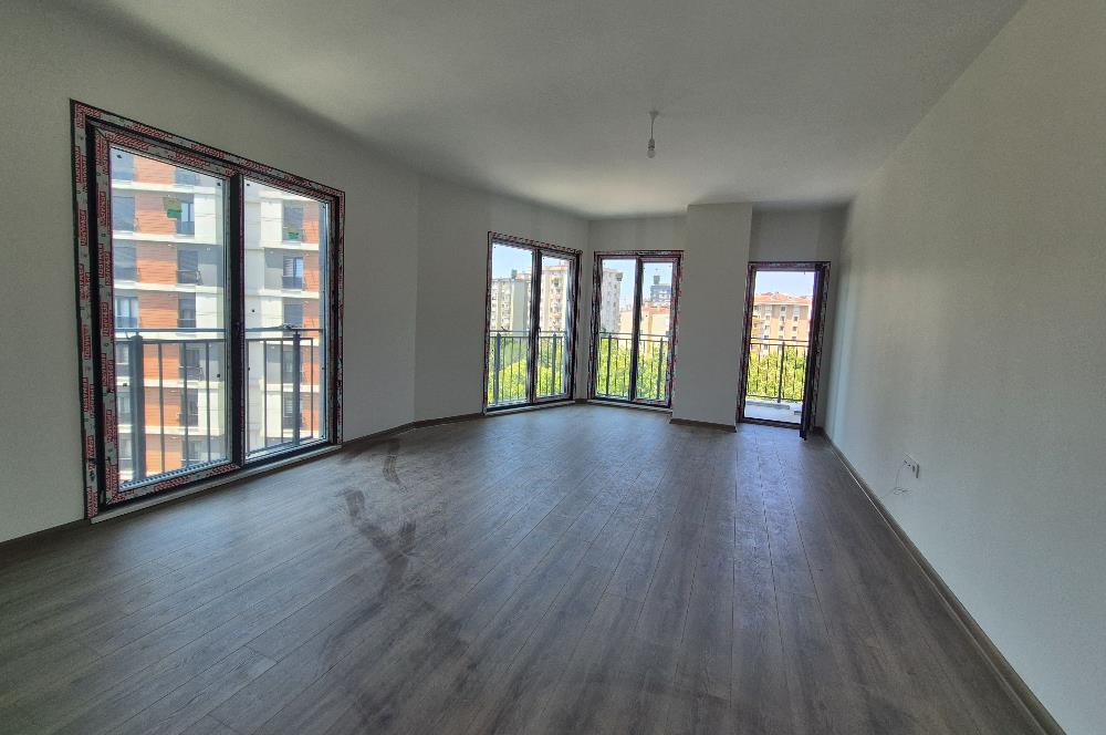 KOZYATAĞI MERKEZİ KONUMDA SATILIK SIFIR 3+1 DAİRE