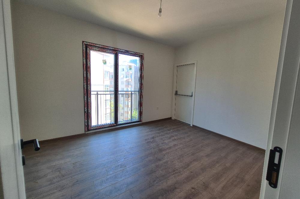 Kozyatağı'nda Satılık 3+1 Merkezi Konumlu Ferah Daire