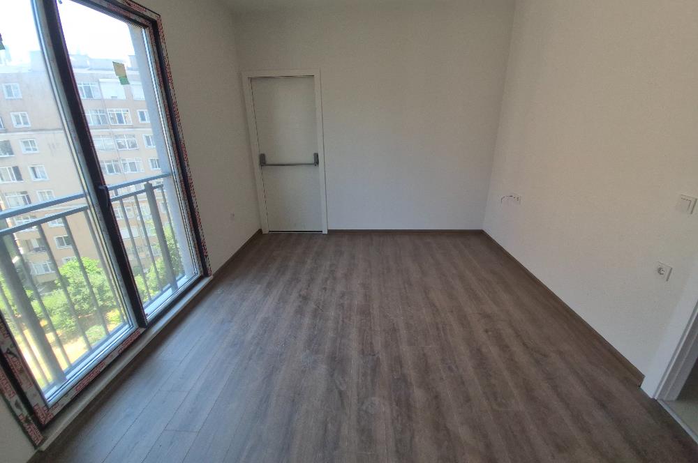 Kozyatağı'nda Satılık 3+1 Merkezi Konumlu Ferah Daire