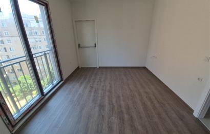 Kozyatağı'nda Satılık 3+1 Merkezi Konumlu Ferah Daire