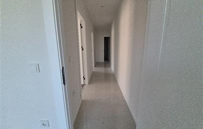 Kozyatağı'nda Satılık 3+1 Merkezi Konumlu Ferah Daire