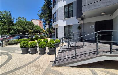 Kozyatağı'nda Satılık 3+1 Merkezi Konumlu Ferah Daire