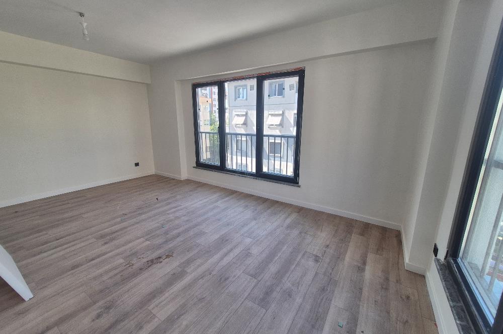 Kadıköy Merdivenköy'de Kiralık 2+1 Yerden Isıtmalı Daire