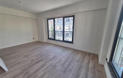 Kadıköy Merdivenköy'de Kiralık 2+1 Yerden Isıtmalı Daire