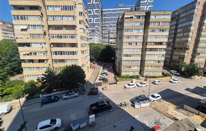 Kadıköy Merdivenköy'de Kiralık 2+1 Yerden Isıtmalı Daire