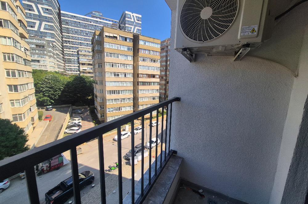 Kadıköy Merdivenköy'de Kiralık 2+1 Yerden Isıtmalı Daire