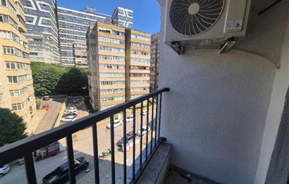 Kadıköy Merdivenköy'de Kiralık 2+1 Yerden Isıtmalı Daire