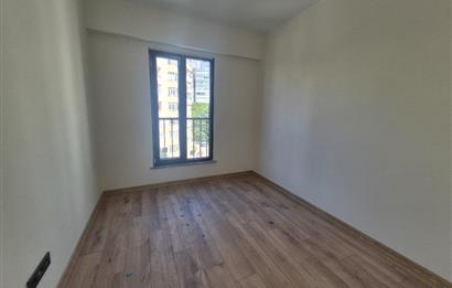 Kadıköy Merdivenköy'de Kiralık 2+1 Yerden Isıtmalı Daire