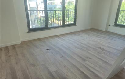 Kadıköy Merdivenköy'de Kiralık 2+1 Yerden Isıtmalı Daire