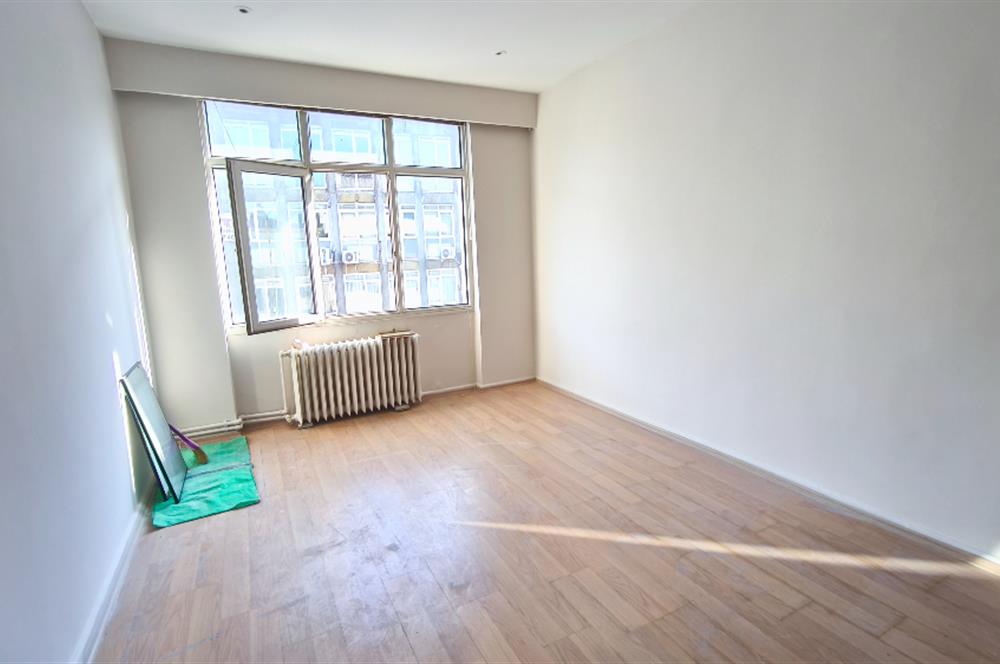 Kadıköy Altıyol'da Kiralık Ofis 3+1 
