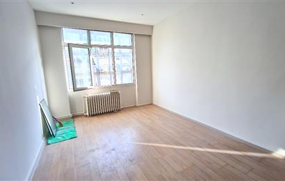 Kadıköy Altıyol'da Kiralık Ofis 3+1 