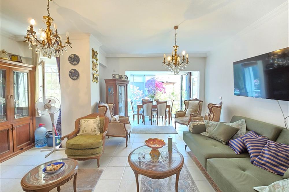 Bodrum Turgutreis Alt Karabağ Mevkiinde Satılık Site İçinde Müstakil Bahçeli Masrafsız 3+1 BahçeDubleksi