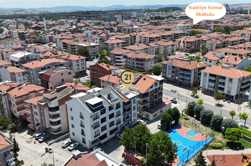 C21 Bal'dan Bahçelievler Mah.'de Park Manzaralı Satılık 2+1 Daire