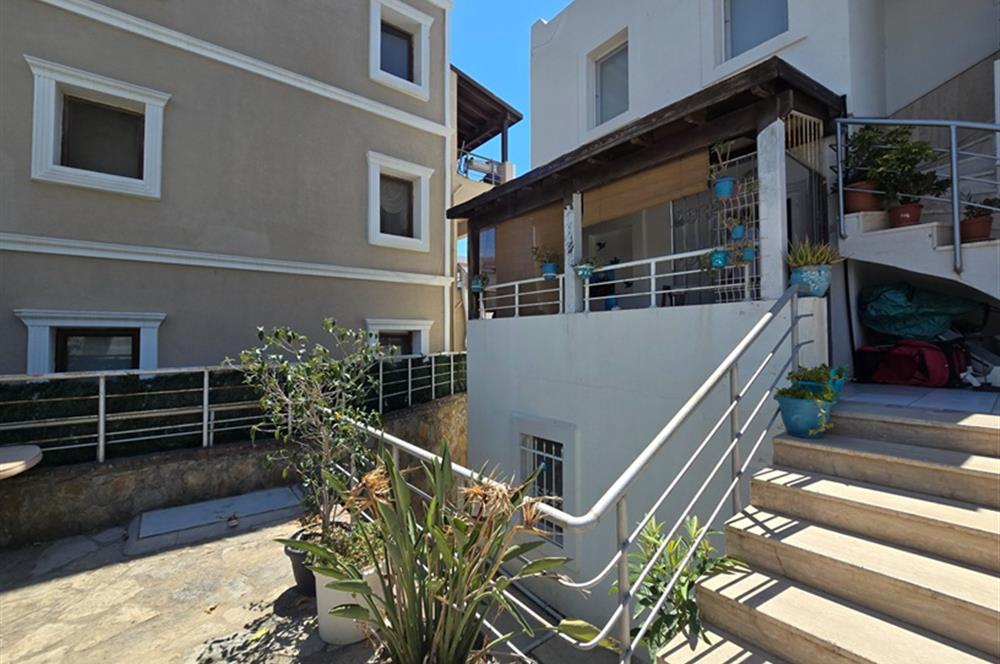Bodrum Turgutreis Alt Karabağ Mevkiinde Satılık Site İçinde Müstakil Bahçeli Masrafsız 3+1 BahçeDubleksi