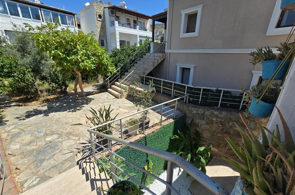 Bodrum Turgutreis Alt Karabağ Mevkiinde Satılık Site İçinde Müstakil Bahçeli Masrafsız 3+1 BahçeDubleksi