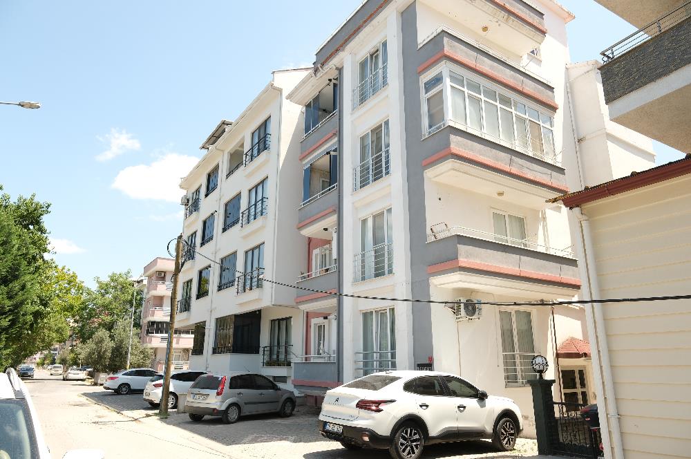C21 Bal'dan Bahçelievler Mah.'de Park Manzaralı Satılık 2+1 Daire