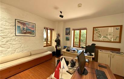 Bodrum Marinaya Sadece 150m Yürüme Yakınlığında Satılık Orijinal Taş Yapı Müstakil Dubleks Bin