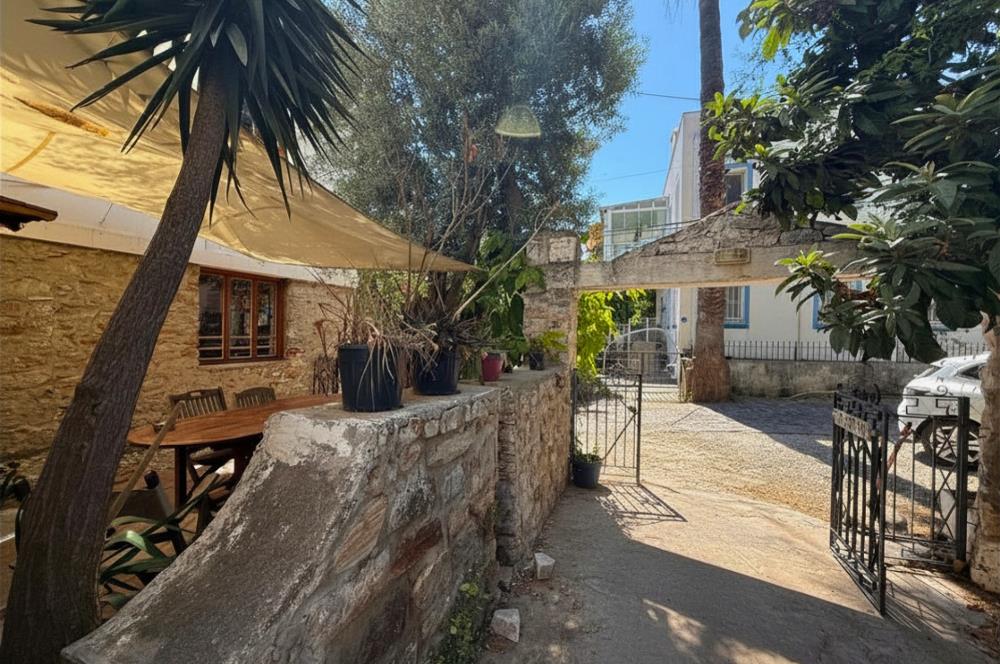 Bodrum Marinaya Sadece 150m Yürüme Yakınlığında Satılık Orijinal Taş Yapı Müstakil Dubleks Bin