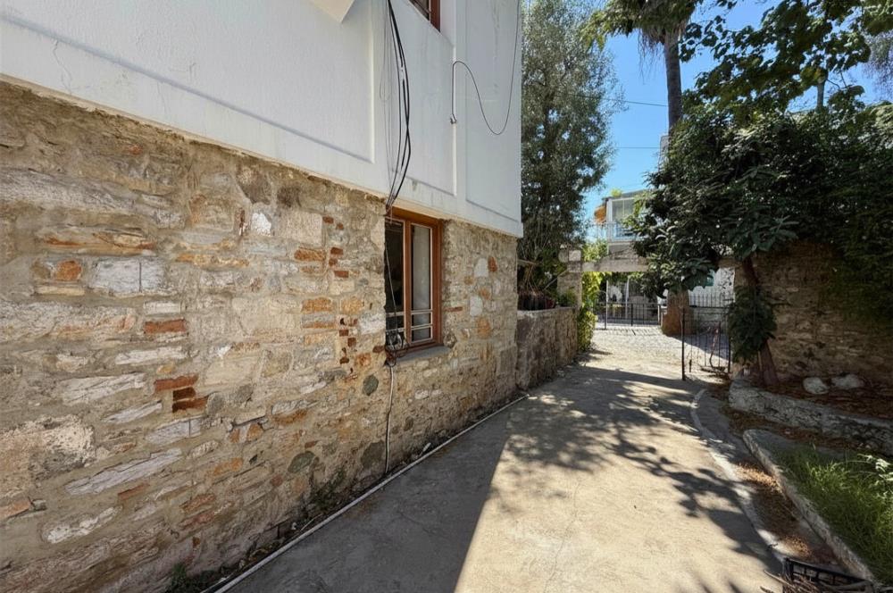 Bodrum Marinaya Sadece 150m Yürüme Yakınlığında Satılık Orijinal Taş Yapı Müstakil Dubleks Bin